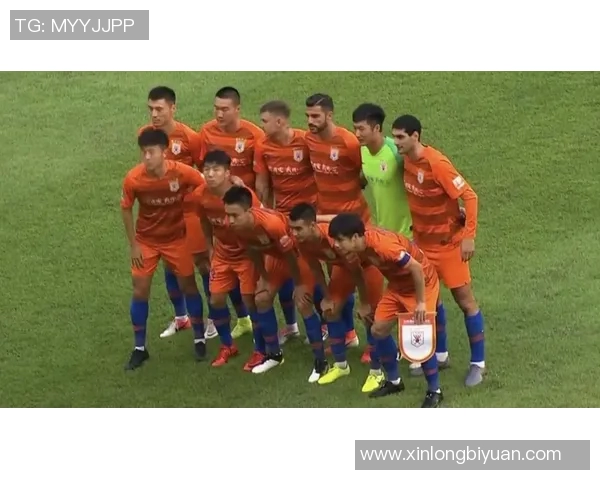 富力与鲁能赛前发布会展望双方战术策略与球员状态分析