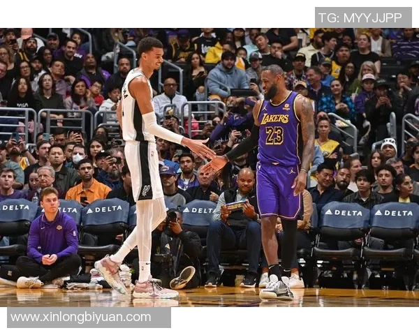 湖人对决马刺常规赛精彩录播回顾与赛后分析